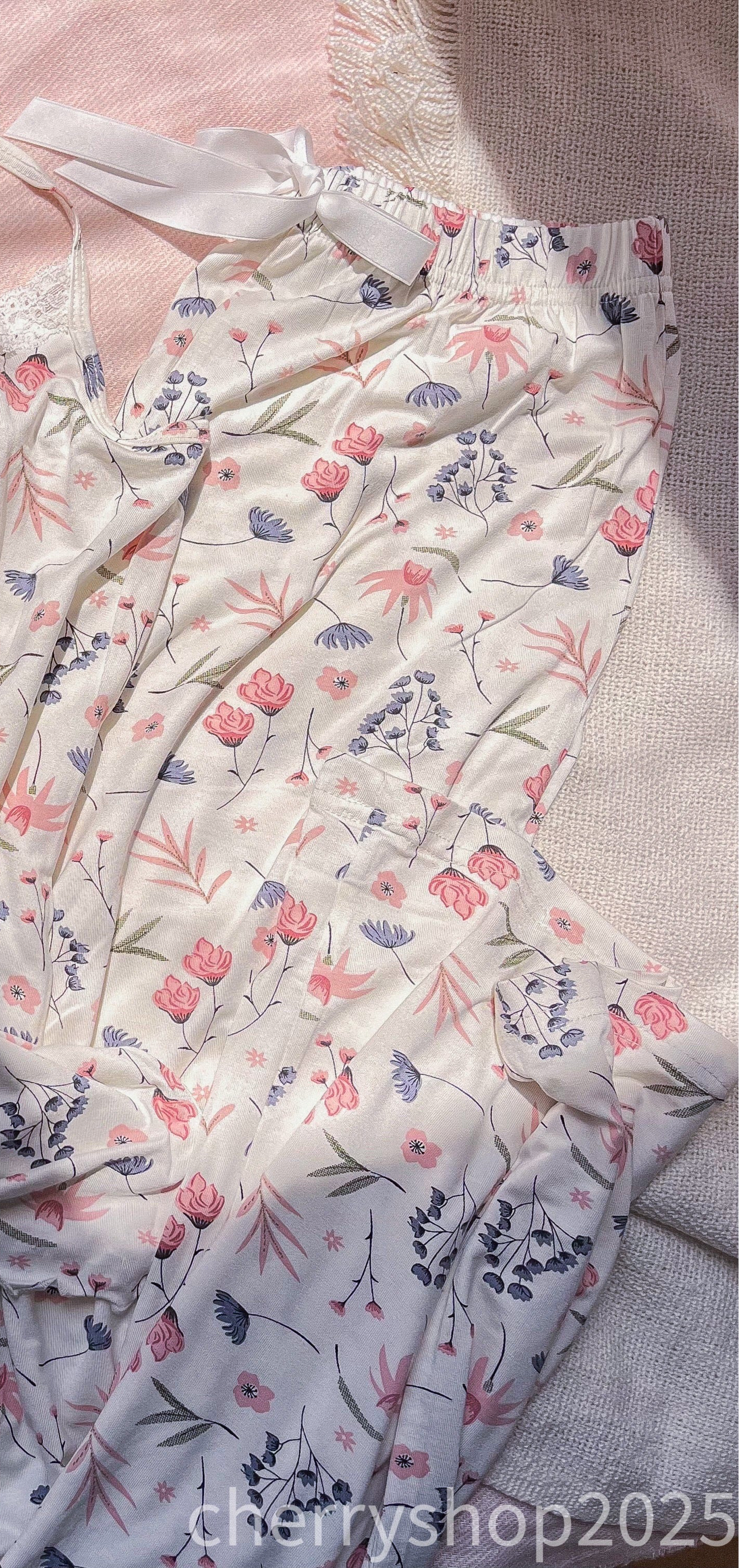 White Flowers Pants بنطلون