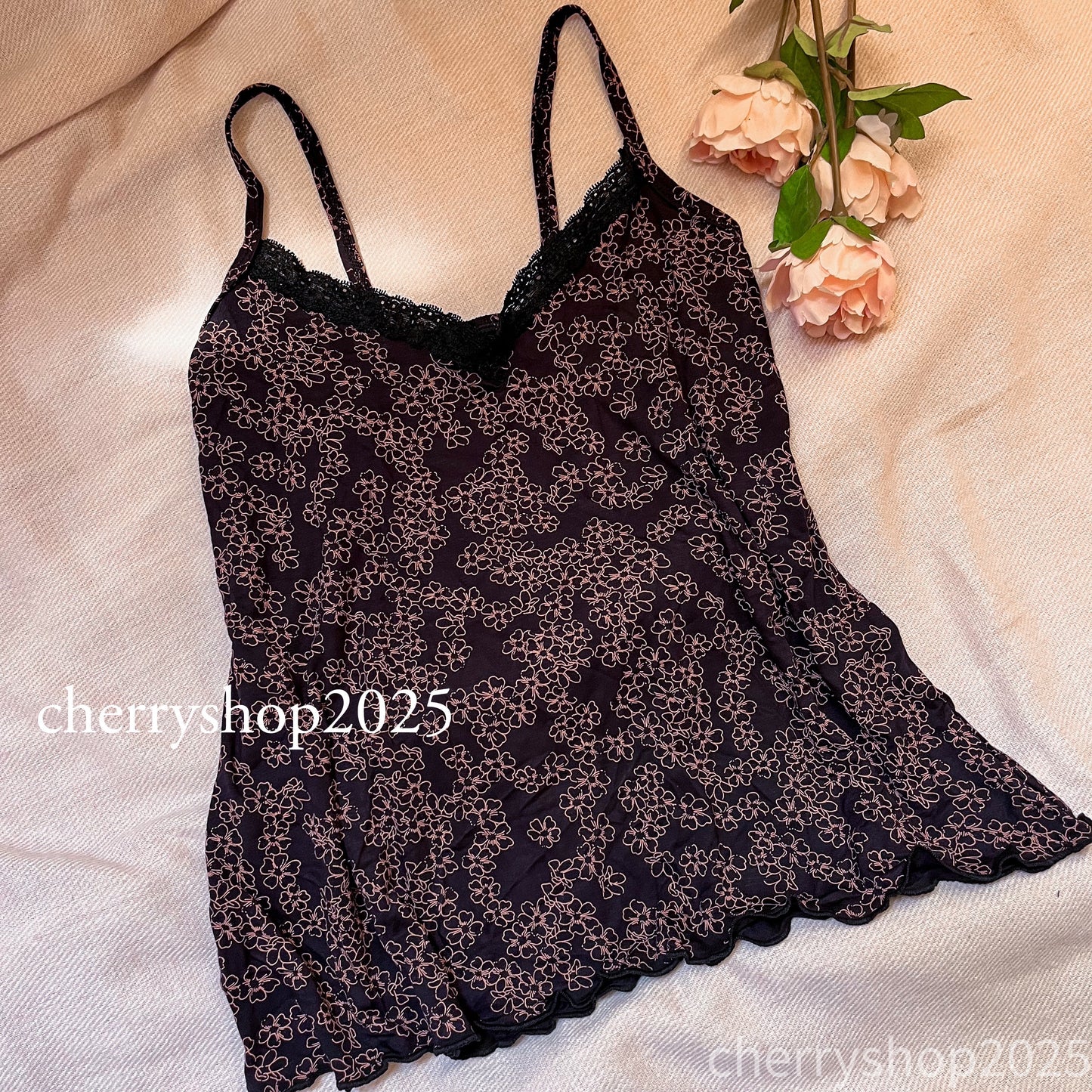 توب Black Flowers