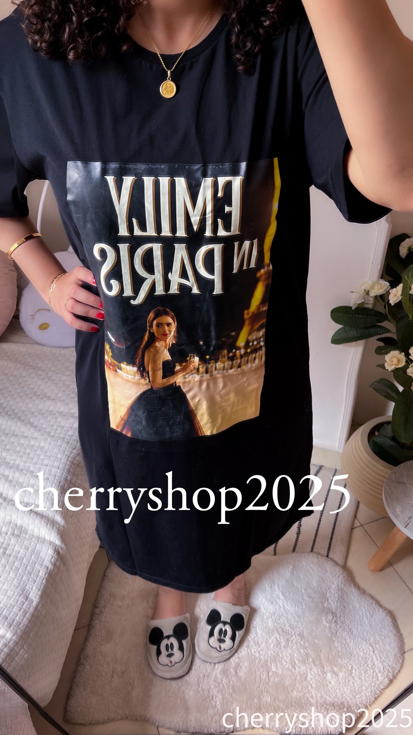 نايت شيرت Emily In Paris