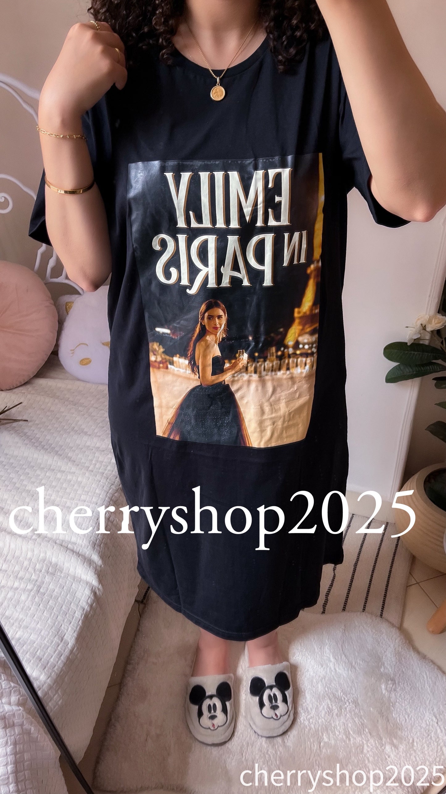 نايت شيرت Emily In Paris