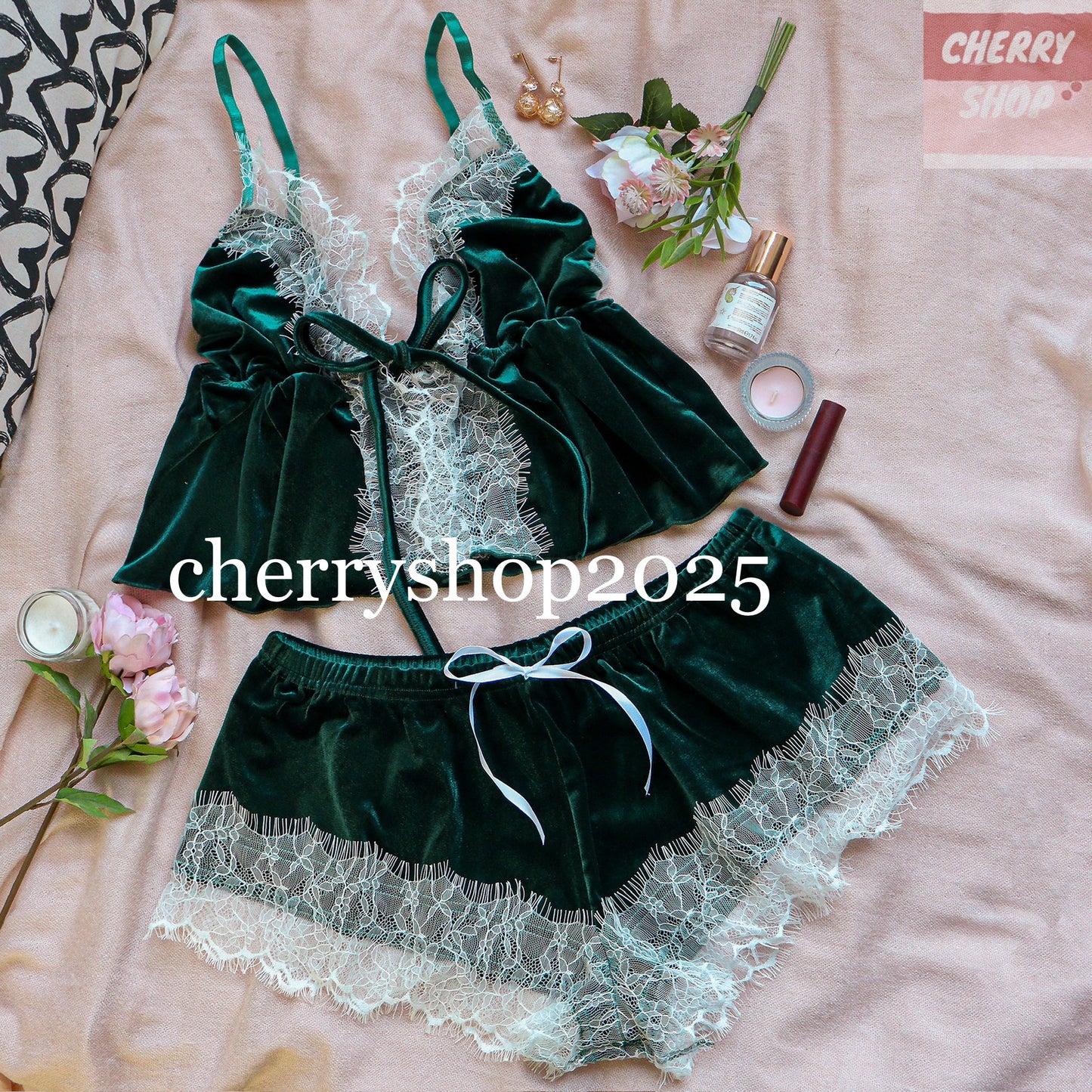 طقم قطيفة زيتي Lingerie
