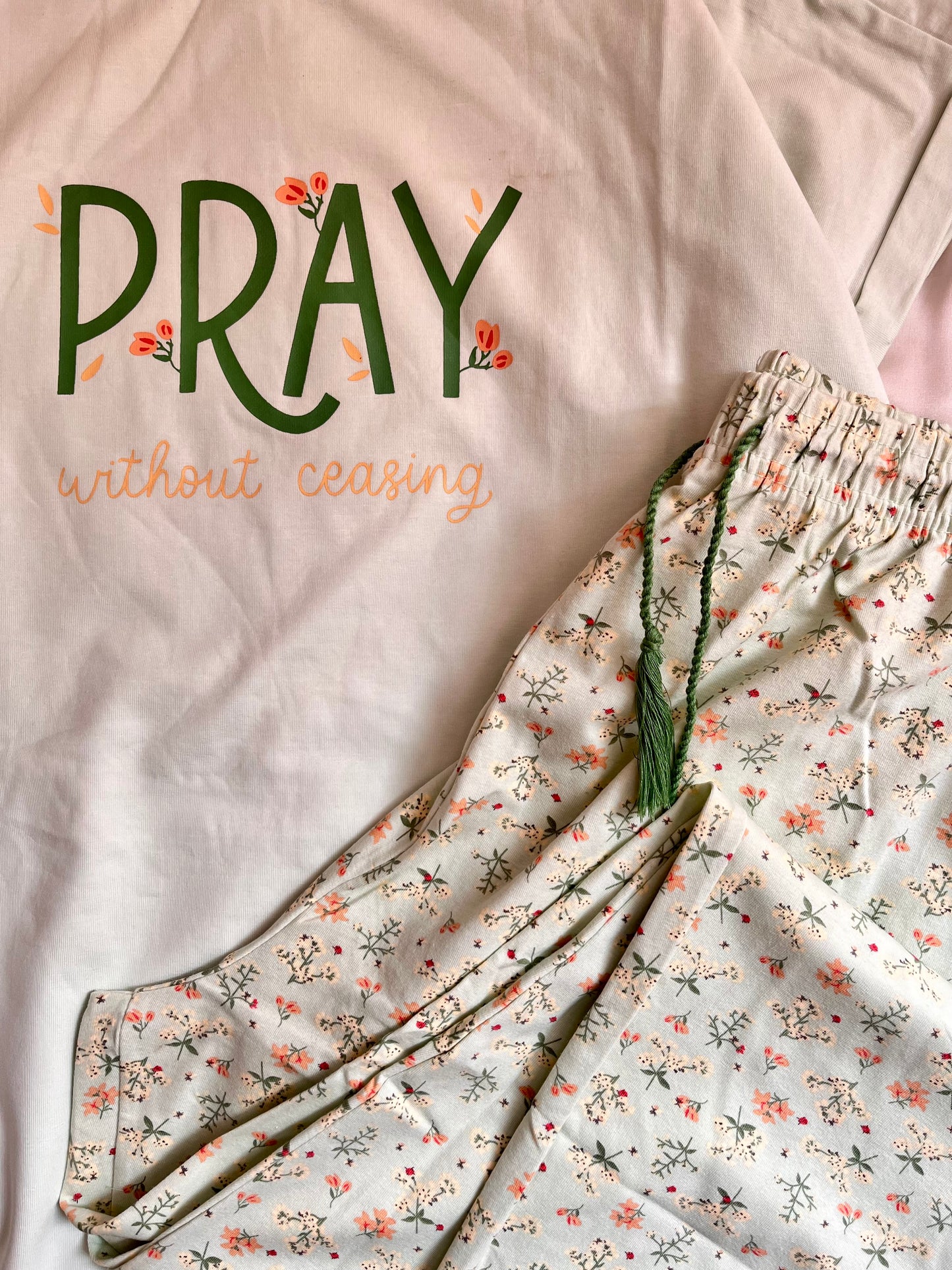 Pray بيجاما نص كم وبنطلون