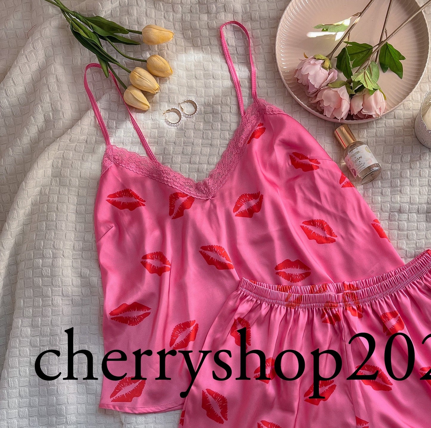 Kisses Satin Top (Top)