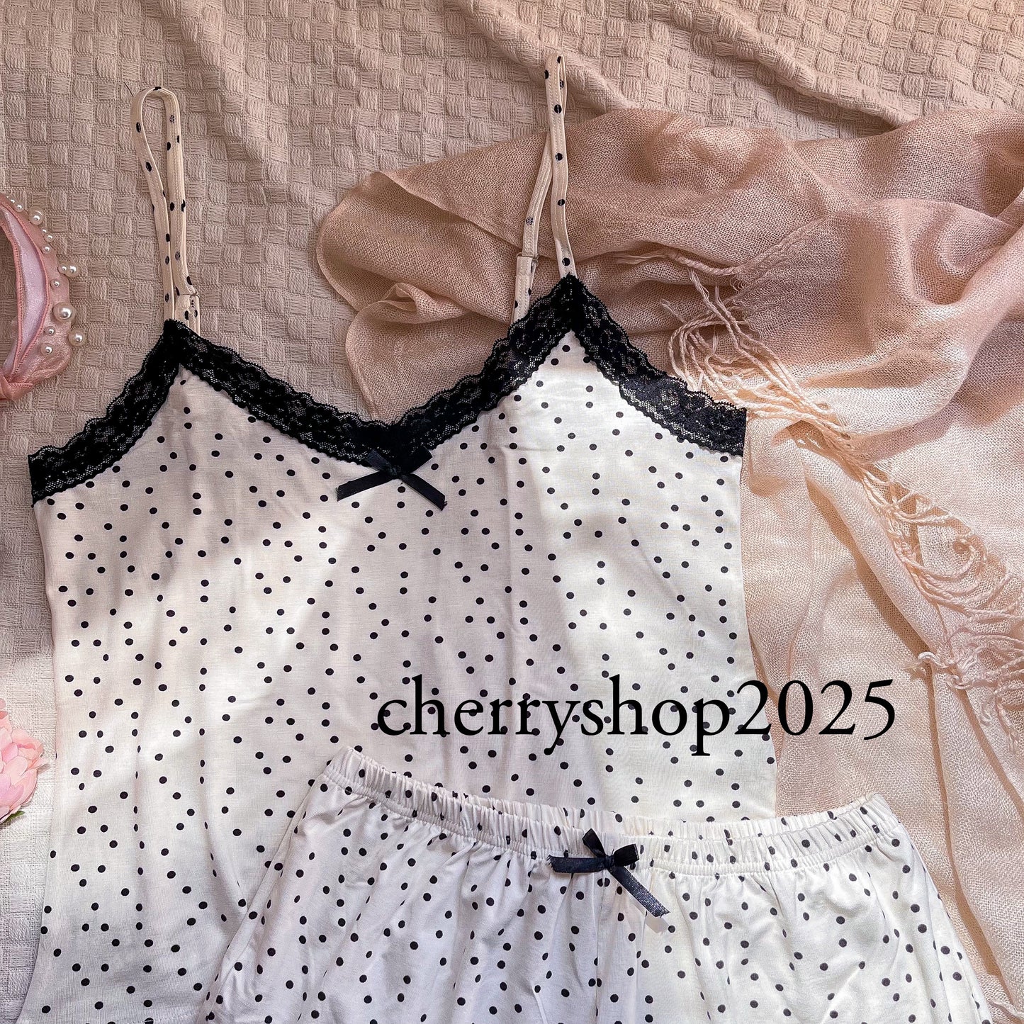 Dotted Girly Top توب أبيض منقط