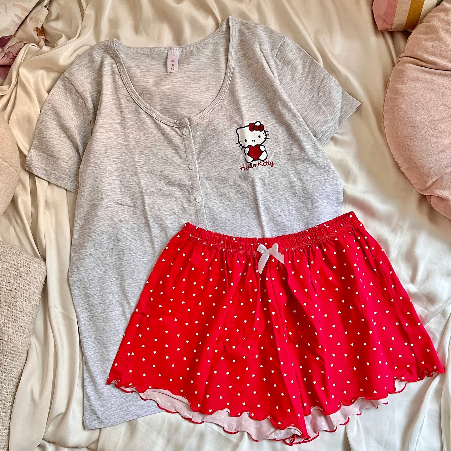 بيجاما نص كم وشورت Hello Kitty
