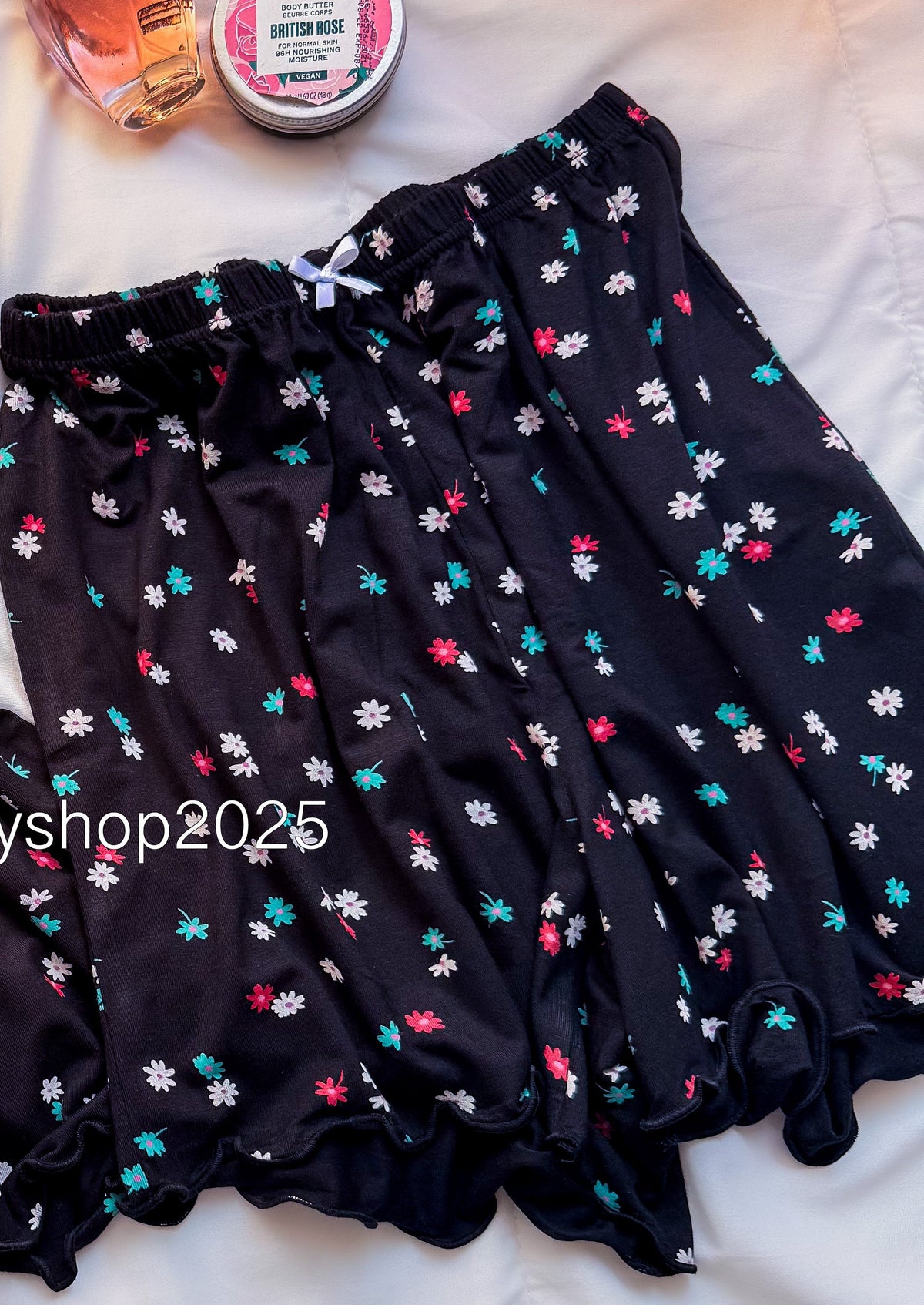 Black Flowers shorts(شورت فقط )