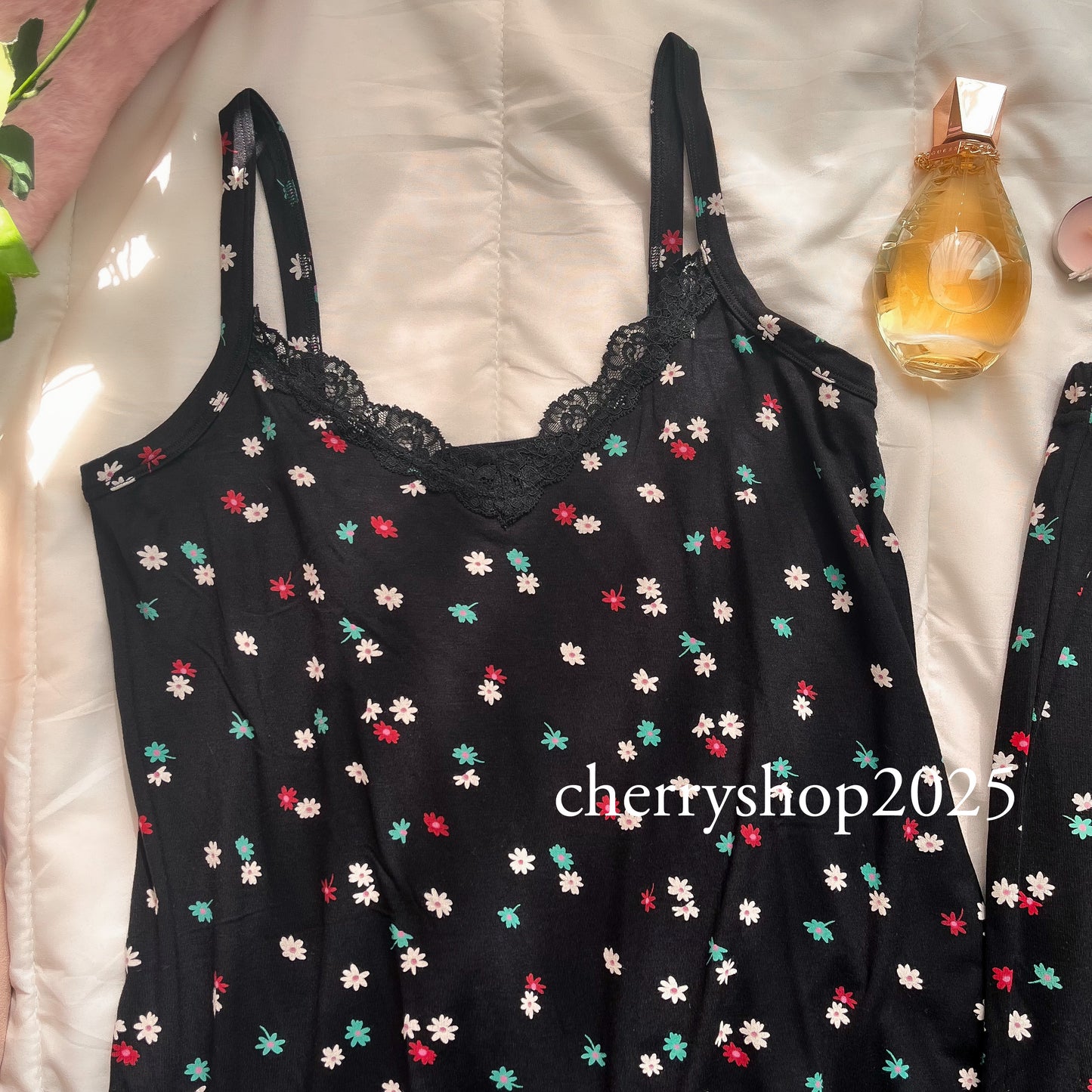 Comfy Black Flowers set