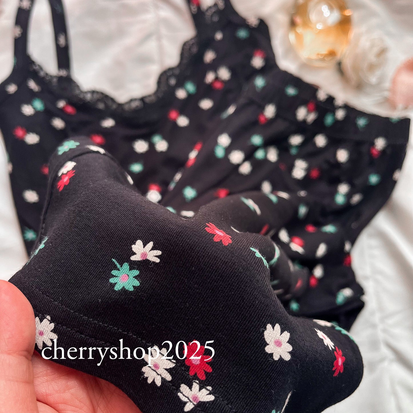 Comfy Black Flowers set