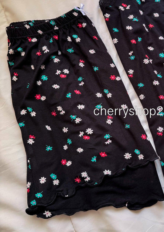 Black Flowers shorts(شورت فقط )