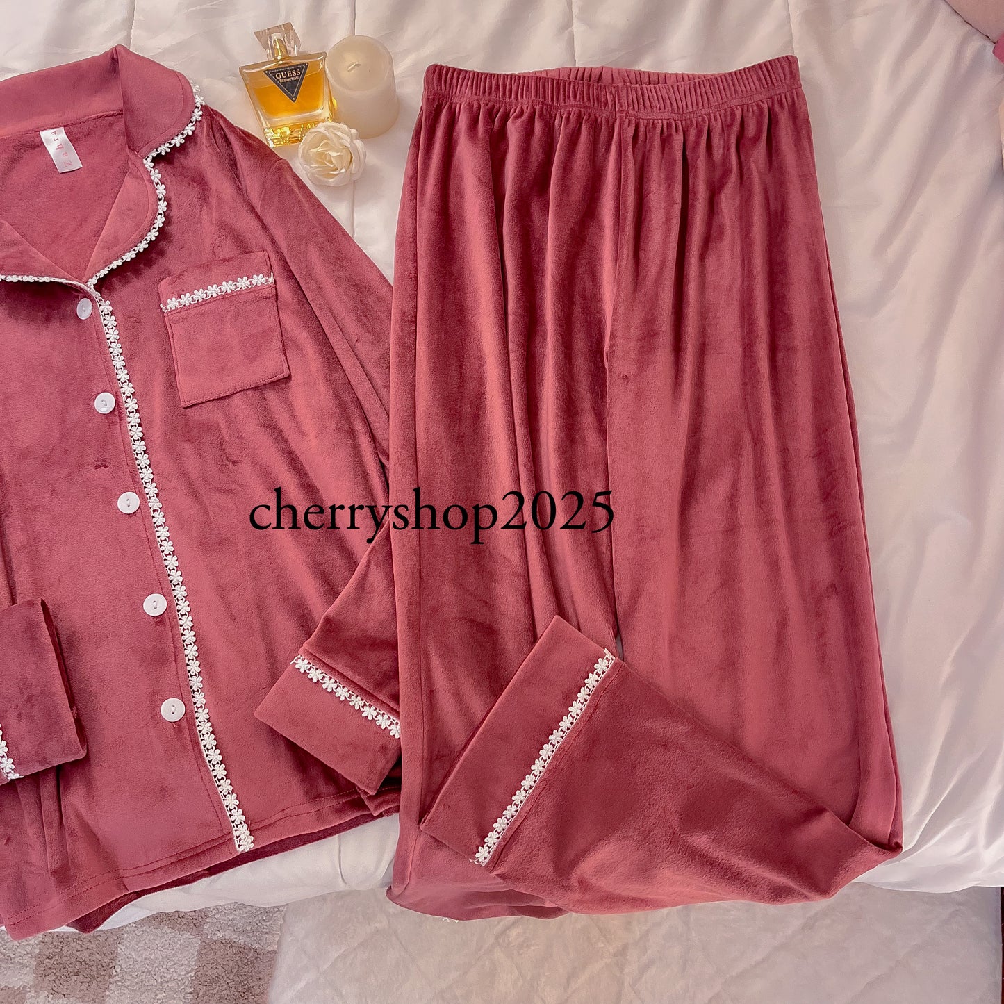 بيجامة موف بتطعيم ورود