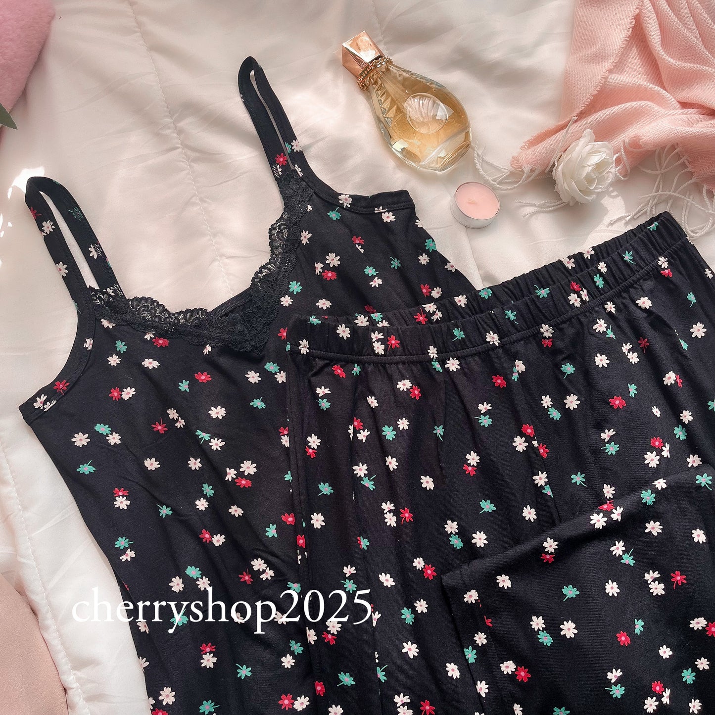 Comfy Black Flowers set