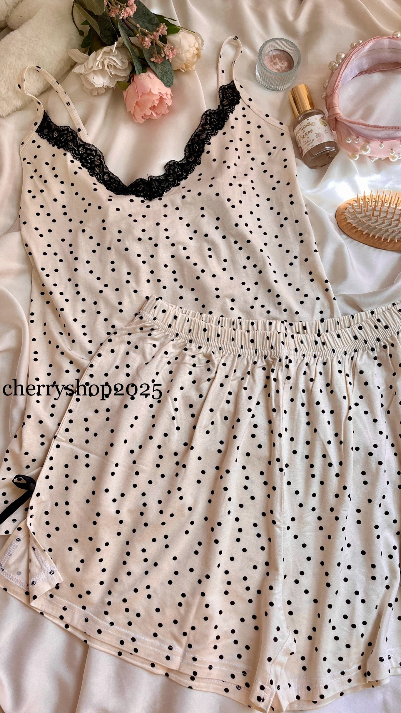 White spotted short pajamas