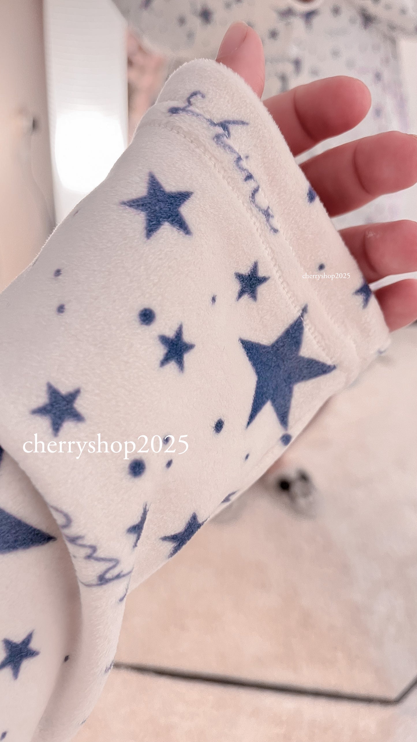 White Stars Blanketنايت شيرت