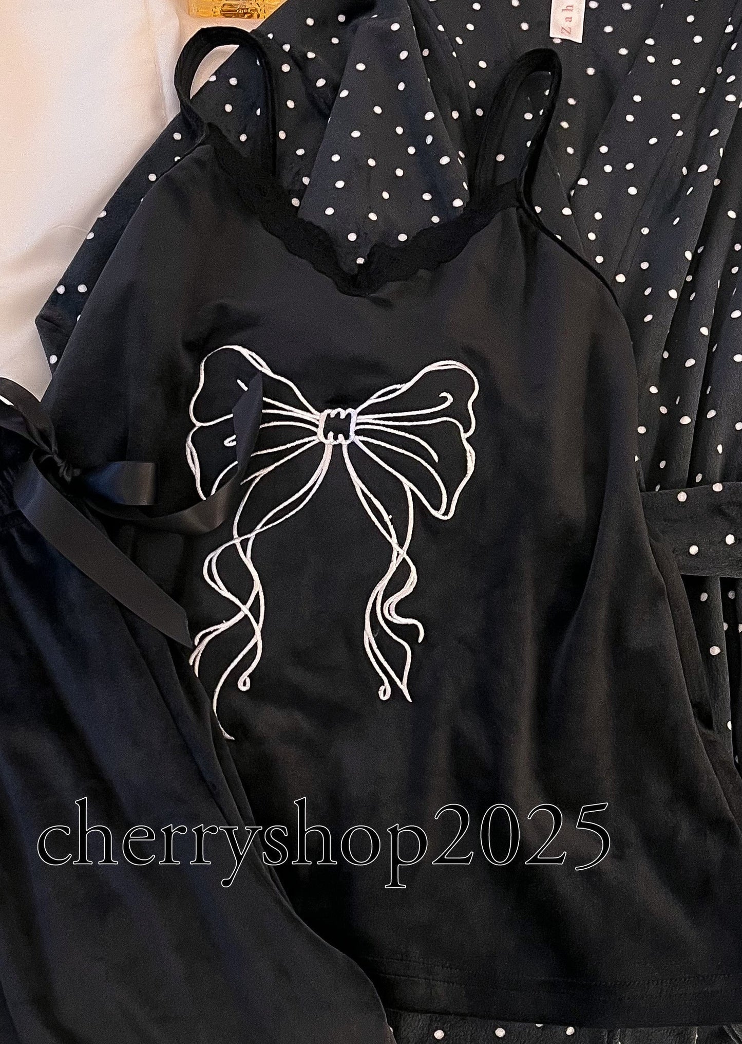 Bow Dotted Top Pajamas (Top)قطيفة