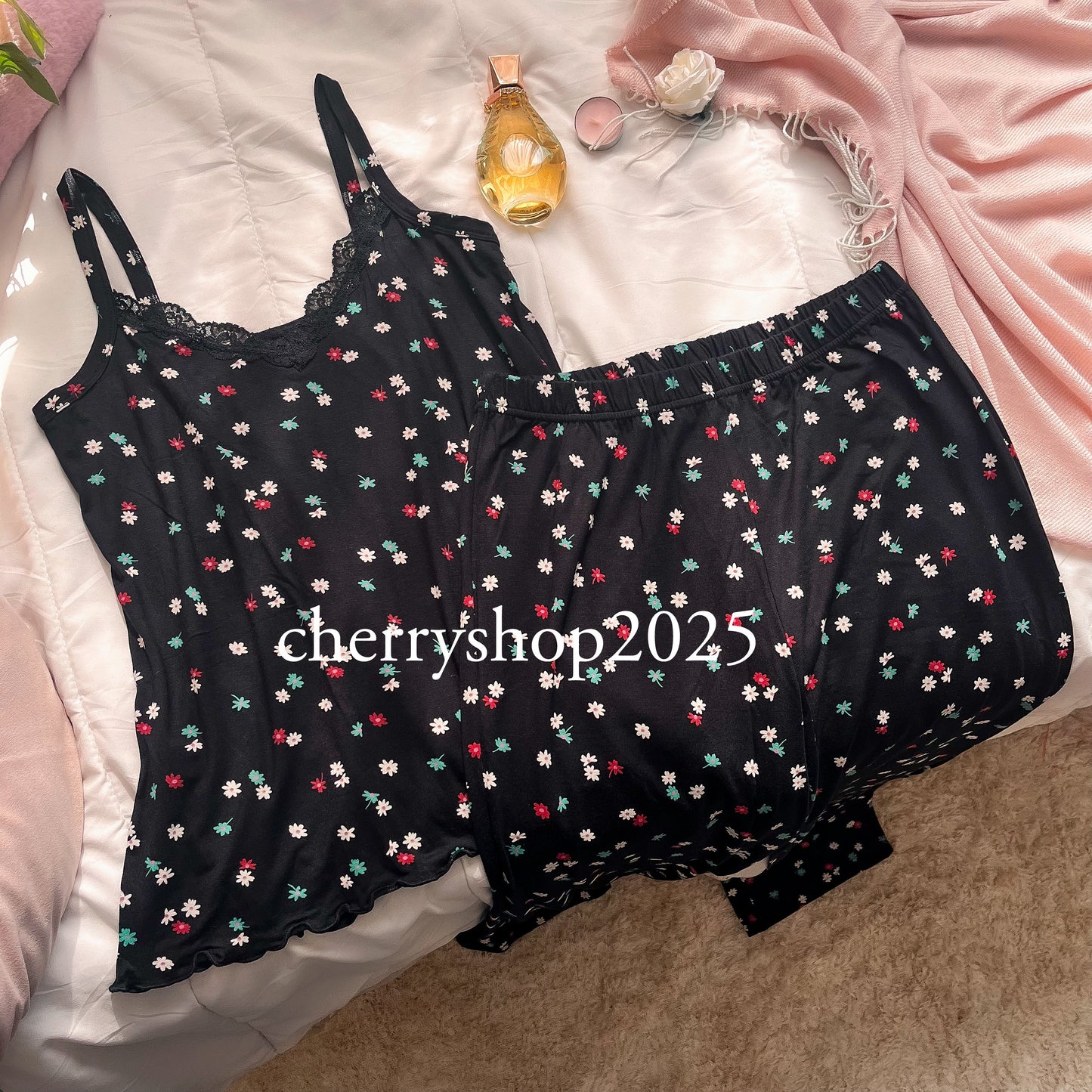 Comfy Black Flowers set