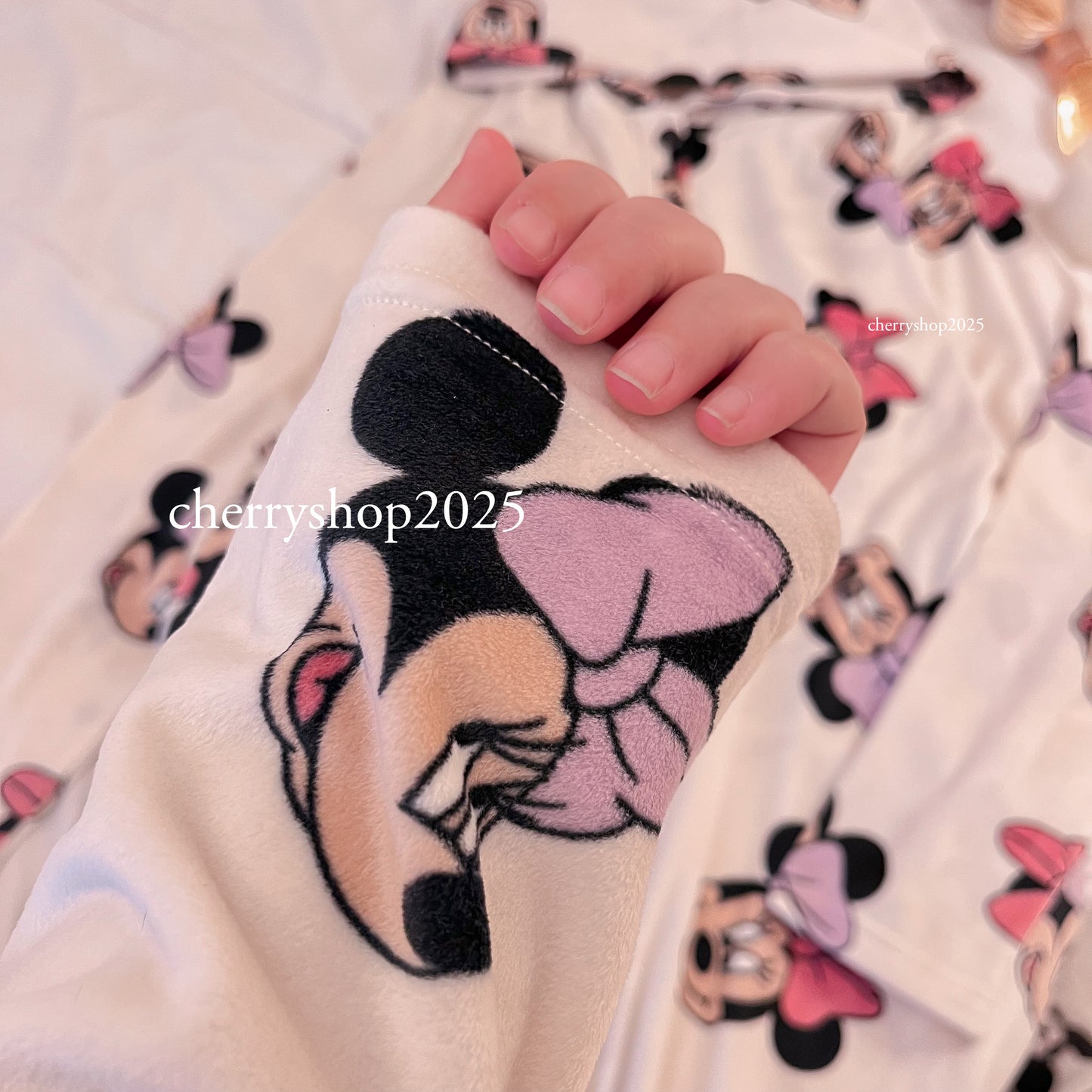 Minnie Mouse Blanket نايت شيرت