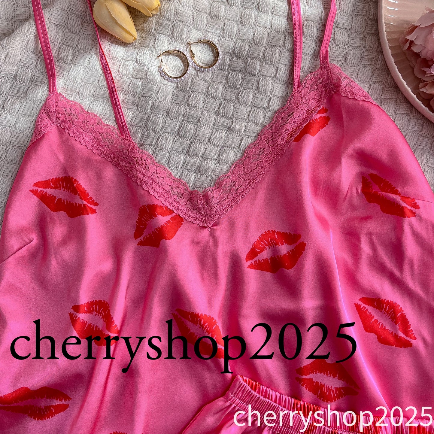 Kisses Satin PJ بيجامة البوسة