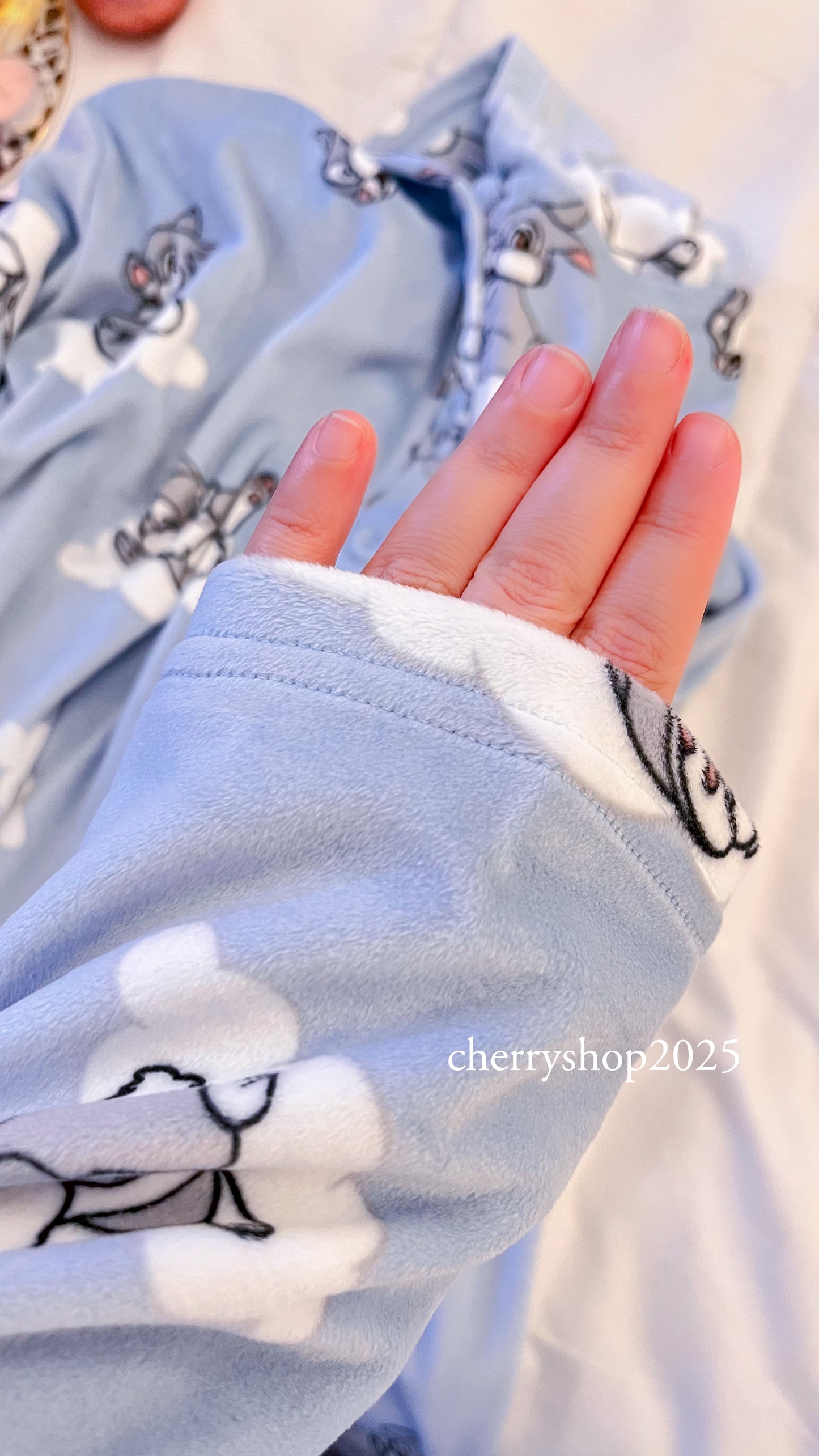 Blue Bunny Blanket نايت شيرت