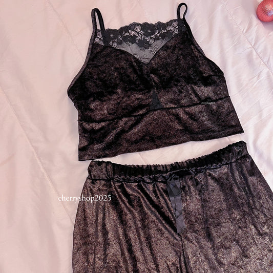 طقم شورت قطيفة تركي أسود