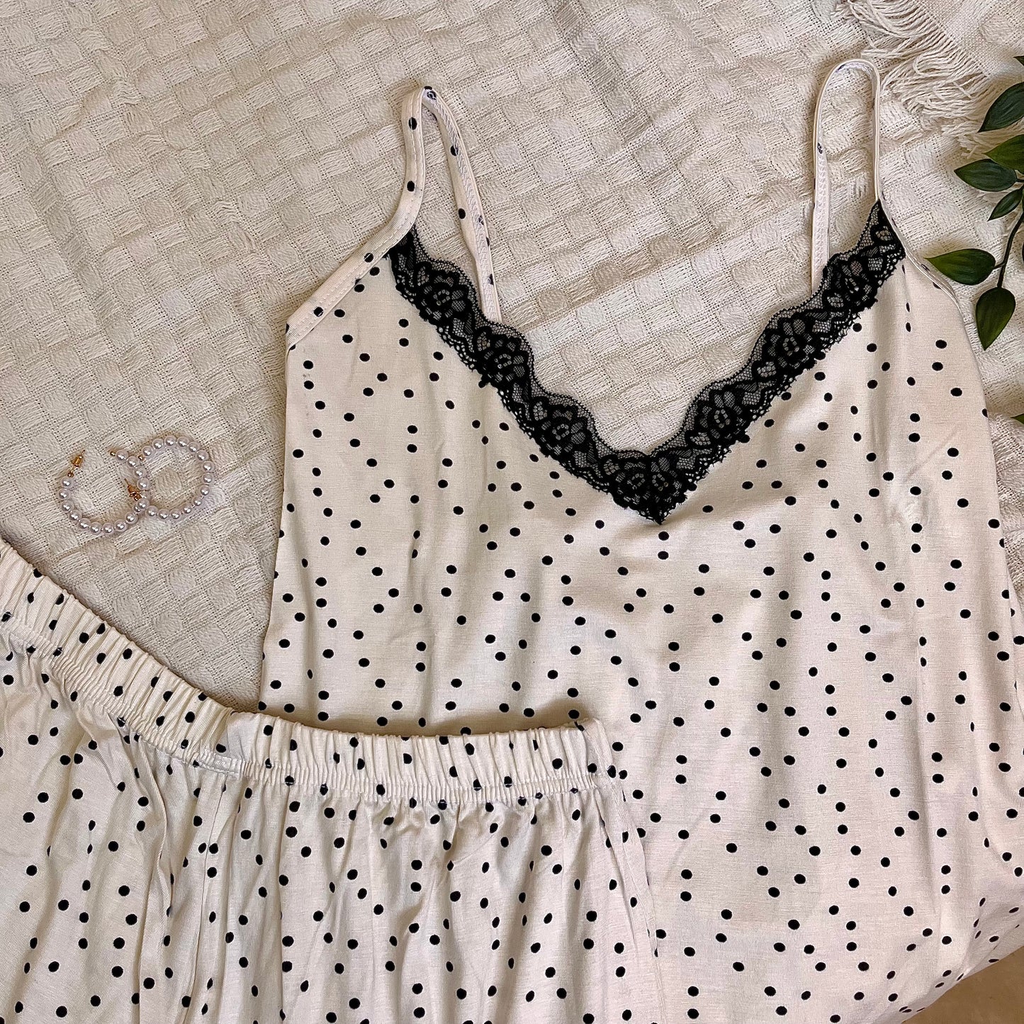 White spotted short pajamas