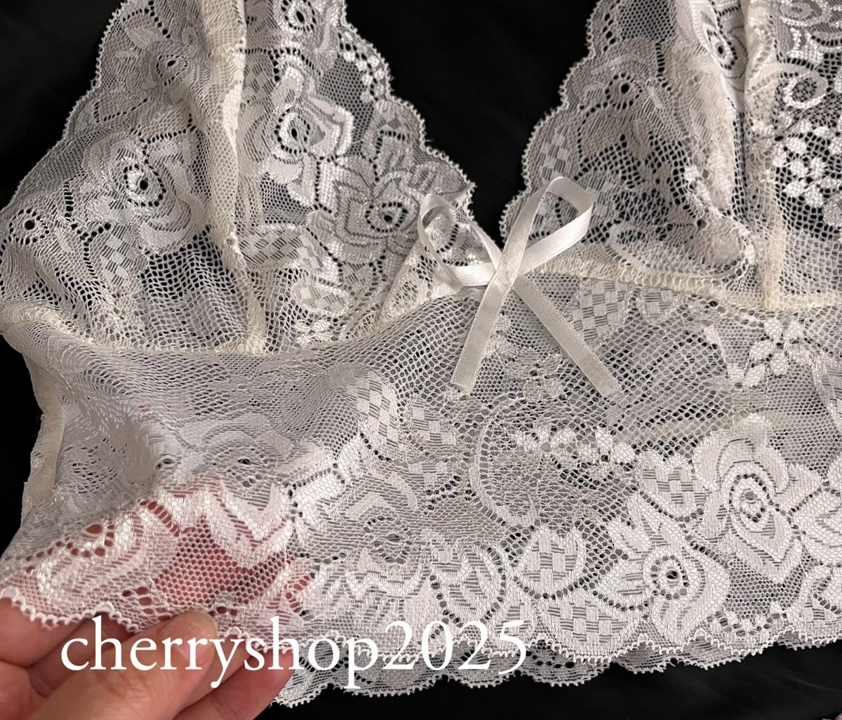 Velvet bralette with lace trim