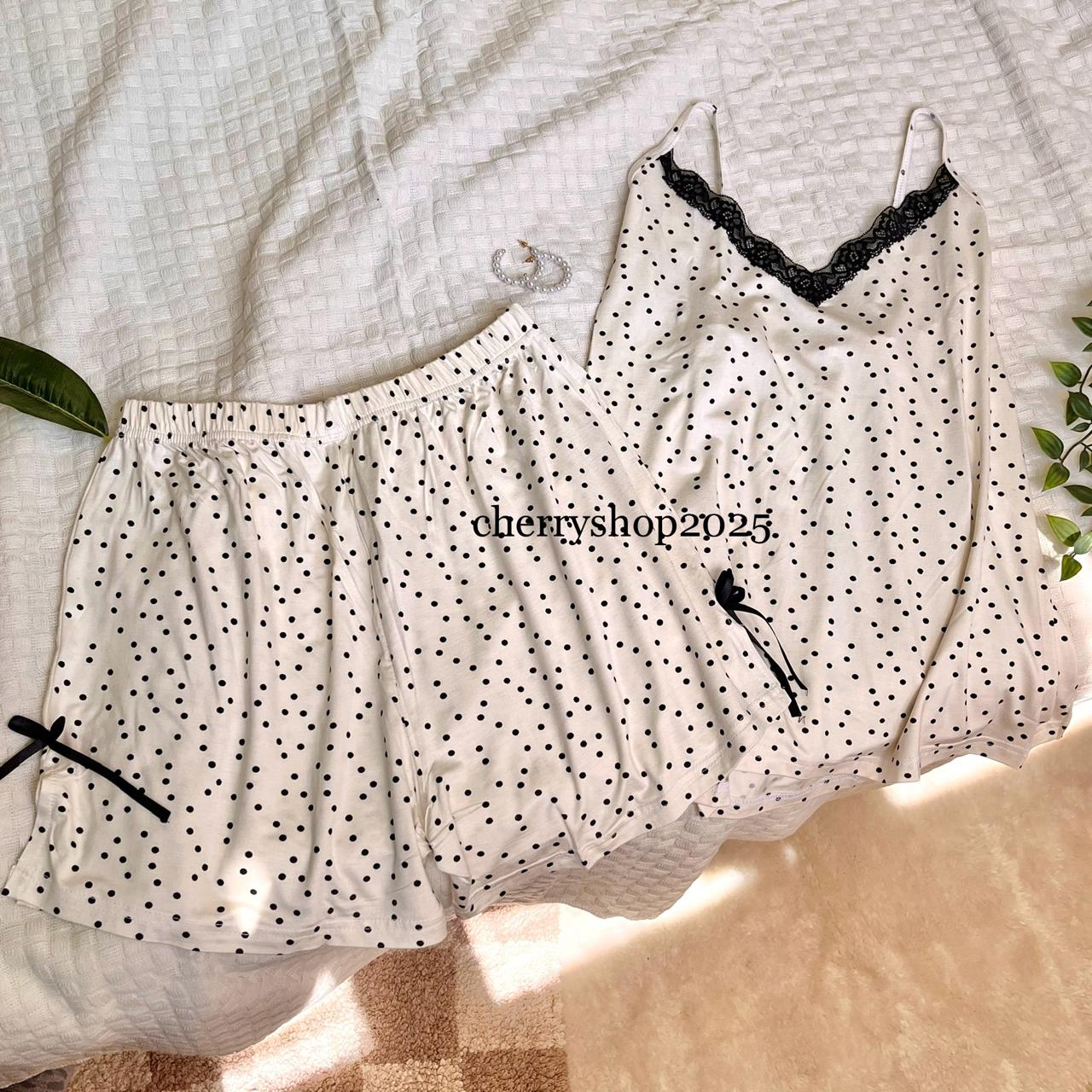 White spotted short pajamas